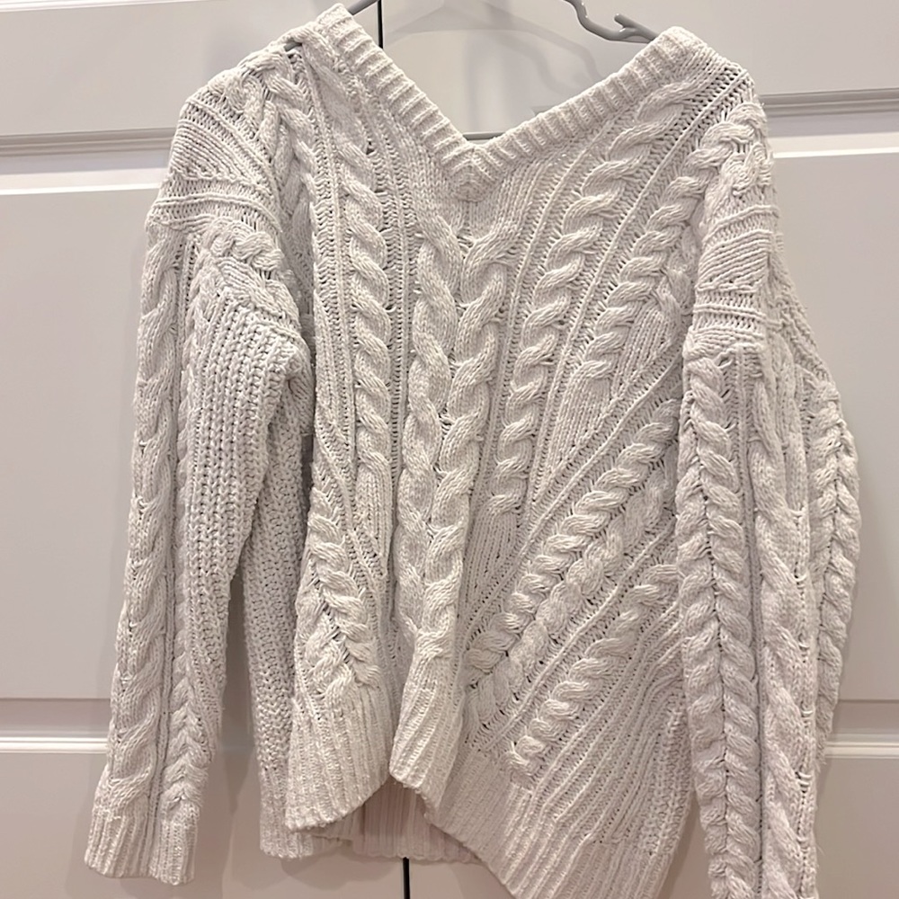 Universal Thread Chunky, Cable-Knit Sweater (Size: M)